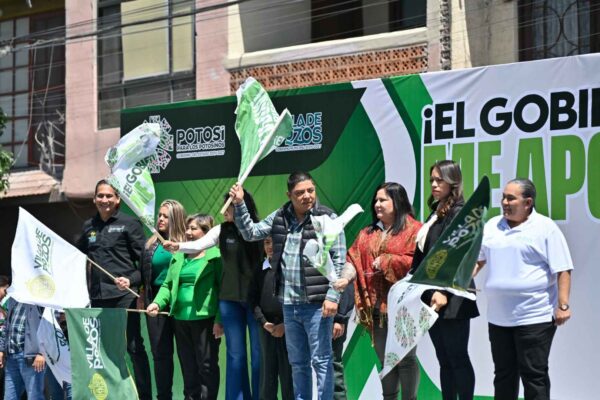 RICARDO GALLARDO LLEVA MÁS OBRAS Y APOYO A POZOS